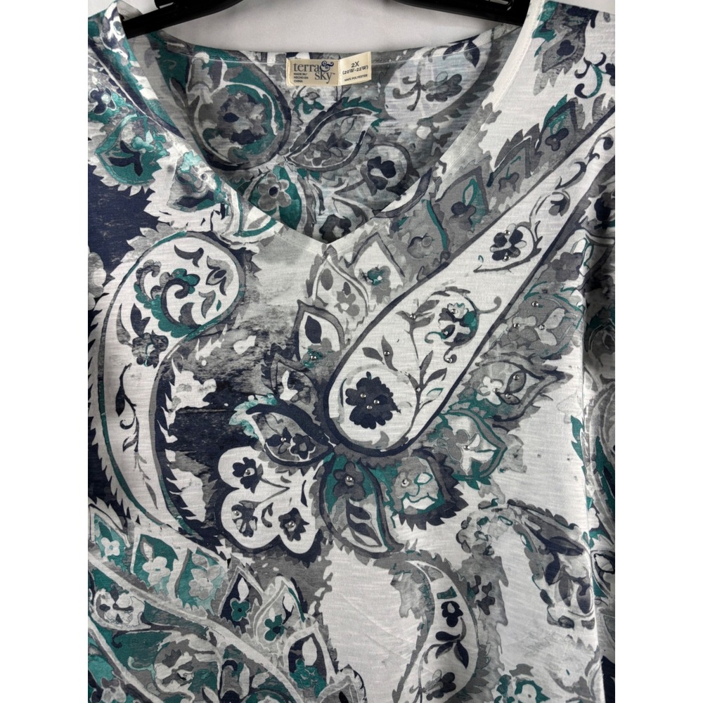 Terra & Sky Womens 2X Plus Paisley V-Neck Top Blue Teal Rhinestone Short Sleeve - Picture 3 of 4